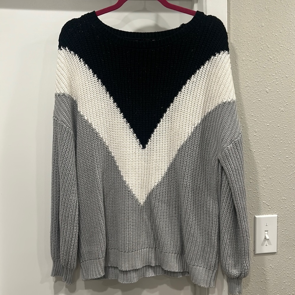 Time and Tru Black/Grey/White Colorblock Sweater